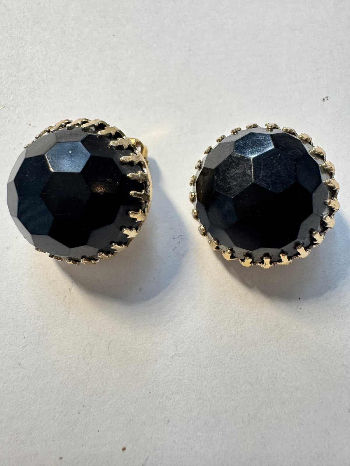 Clip-On Earrings · Mourning-style · Honk KongFaceted Black Glass Gold-Tone — photo 2