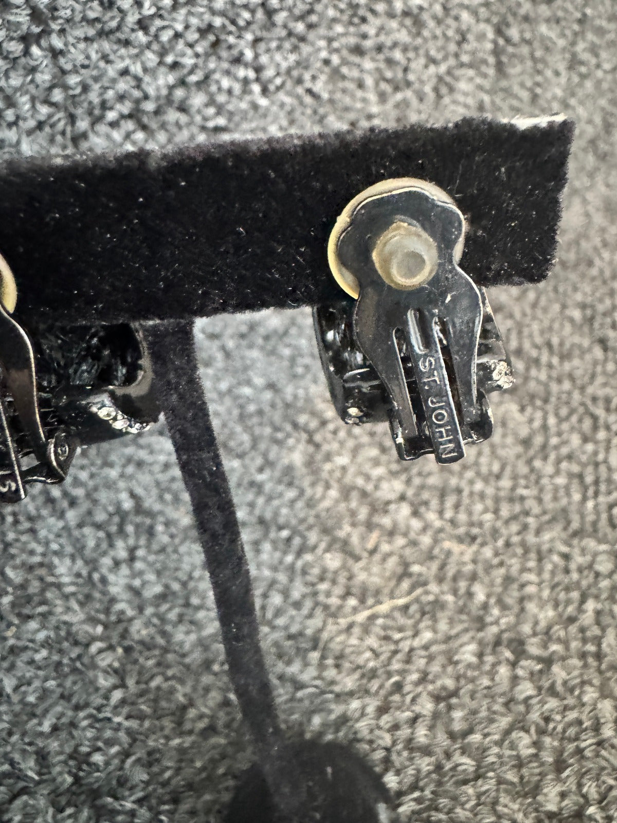 ⚜️ St. John | Crystal Half-Hoop Clip-on Earrings | Black Enamel & Rhinestone 💗 — photo 3