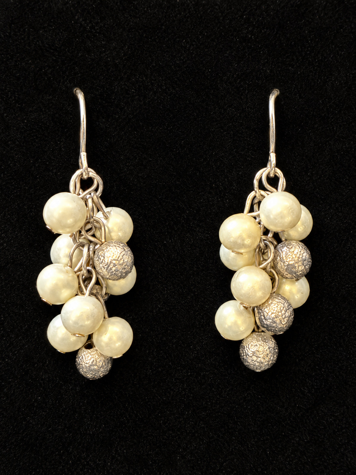 ⚜️ Cluster Dangle Earrings | Faux Pearl & Textured Bead | Cream Silver 💗