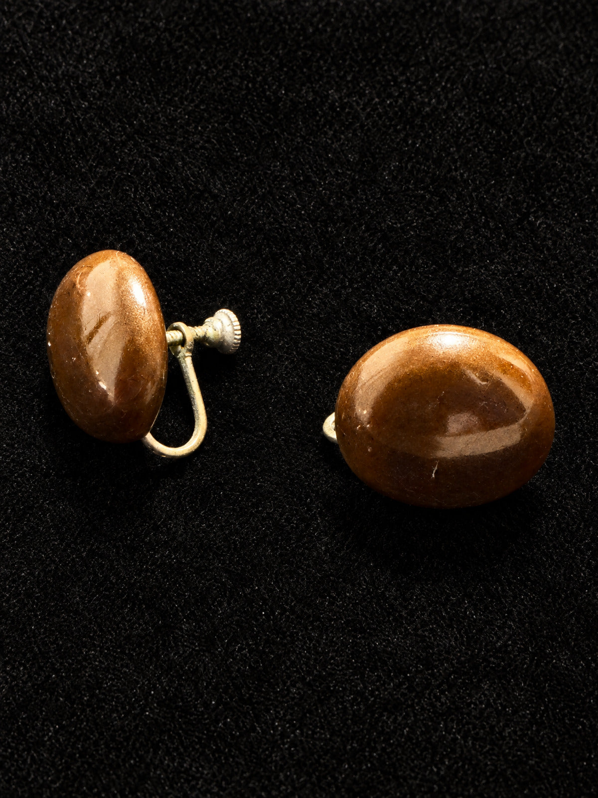 ⚜️ Vintage Clip-On Earrings | Warm Brown Cabochon | Screw-Back Gold-Tone 💗