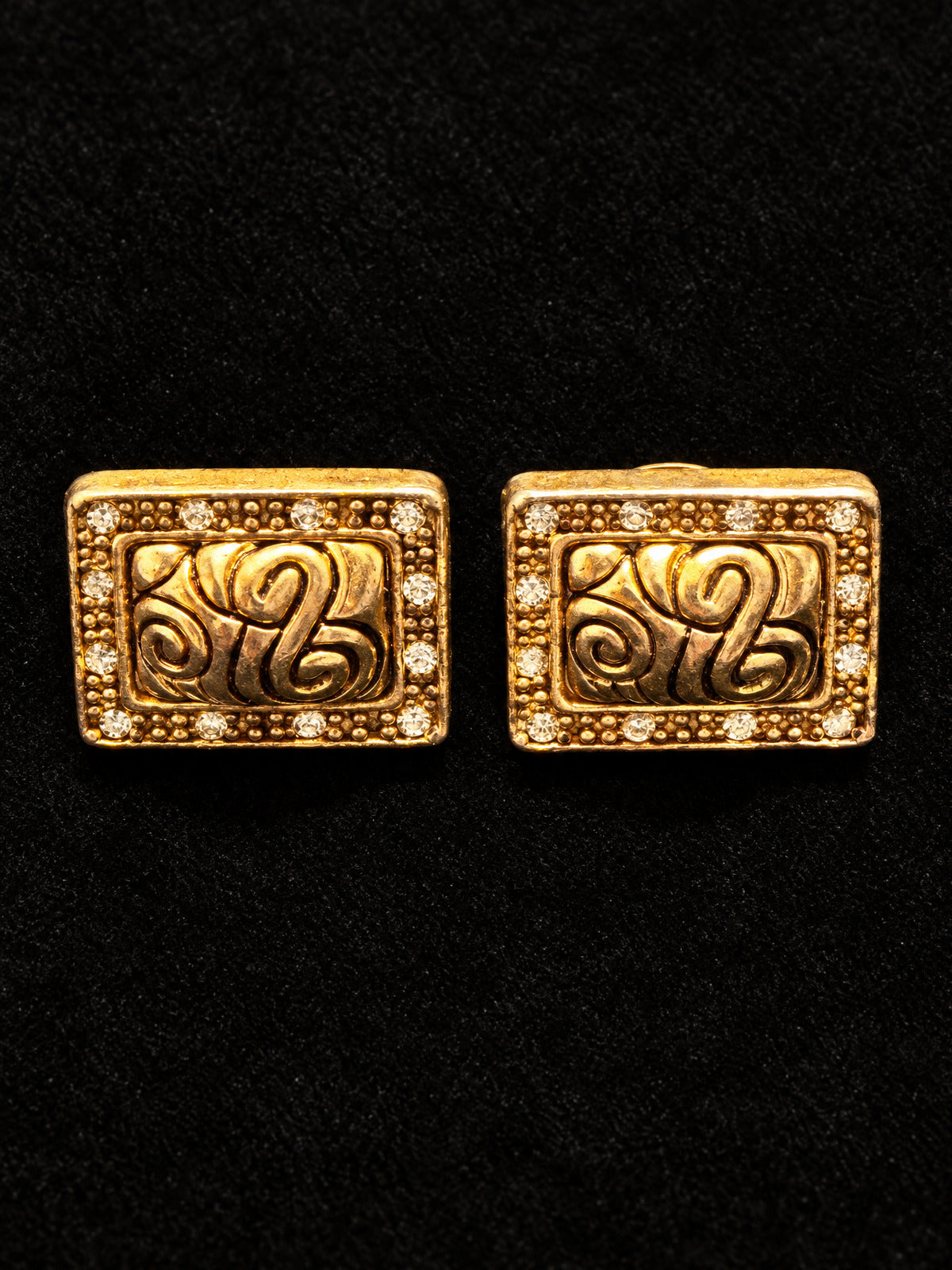 ⚜️ Gold-Tone Clip-On Earrings | Scrollwork Rhinestone Border | Vintage 💗