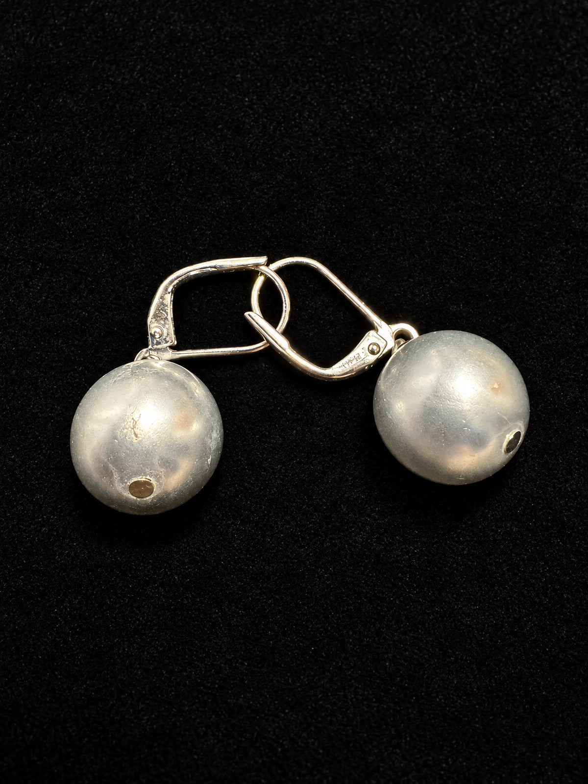 ⚜️ Gray Pearl-Style Drop Earrings | Lever-Back | Silver-Tone 💗