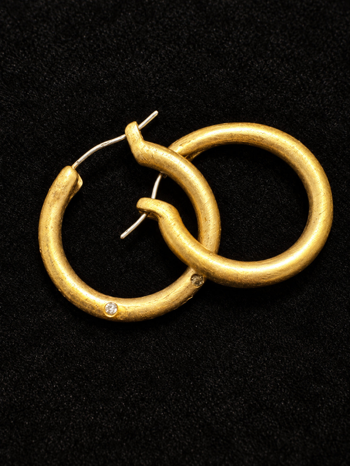 ⚜️ Gold-Tone Hoops | Brushed Matte | Crystal Accent Earrings 💗