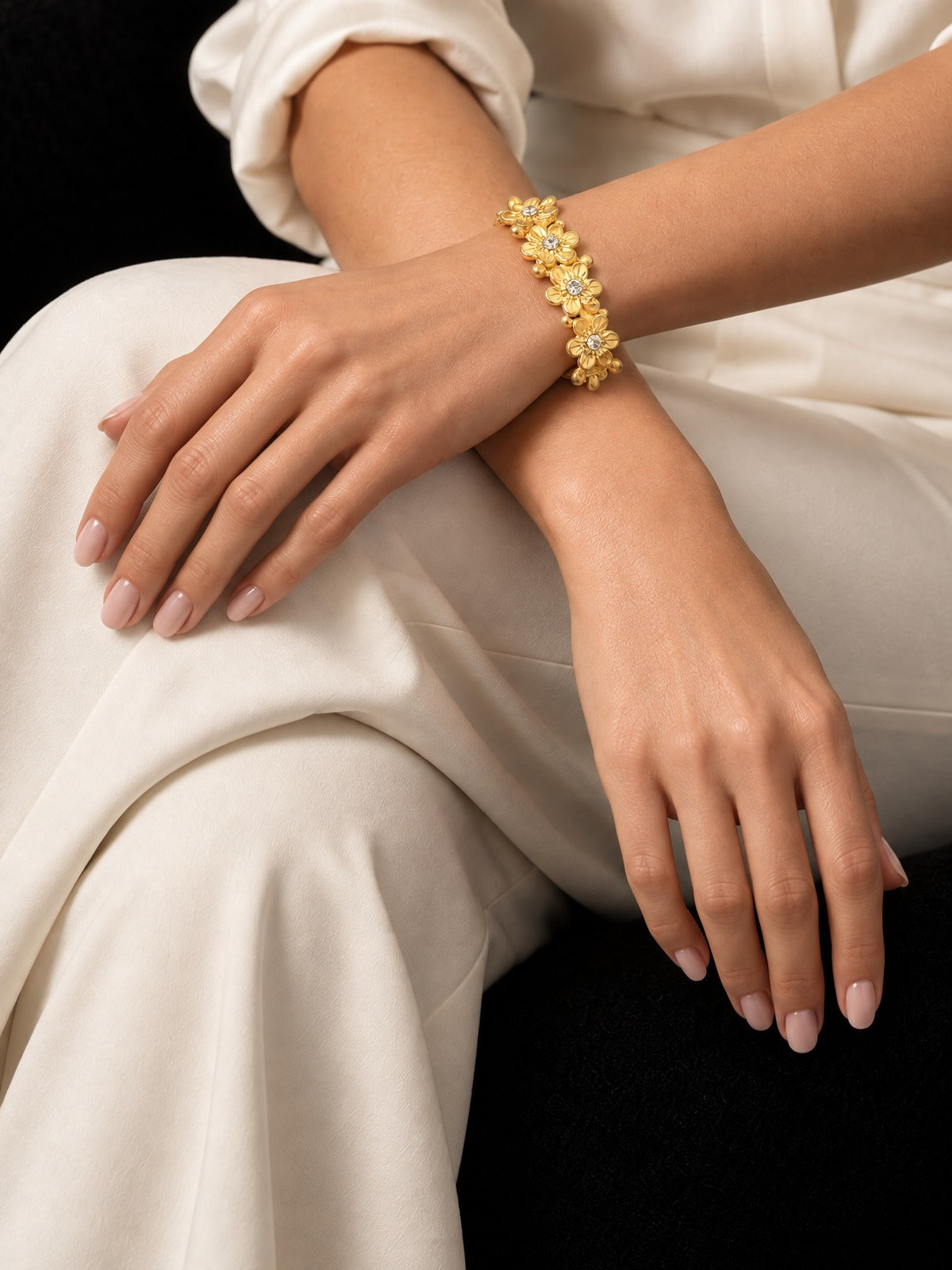 ⚜️ Gold-Tone Floral Bar Bracelet | Crystal Centers | Statement 💗 — photo 2