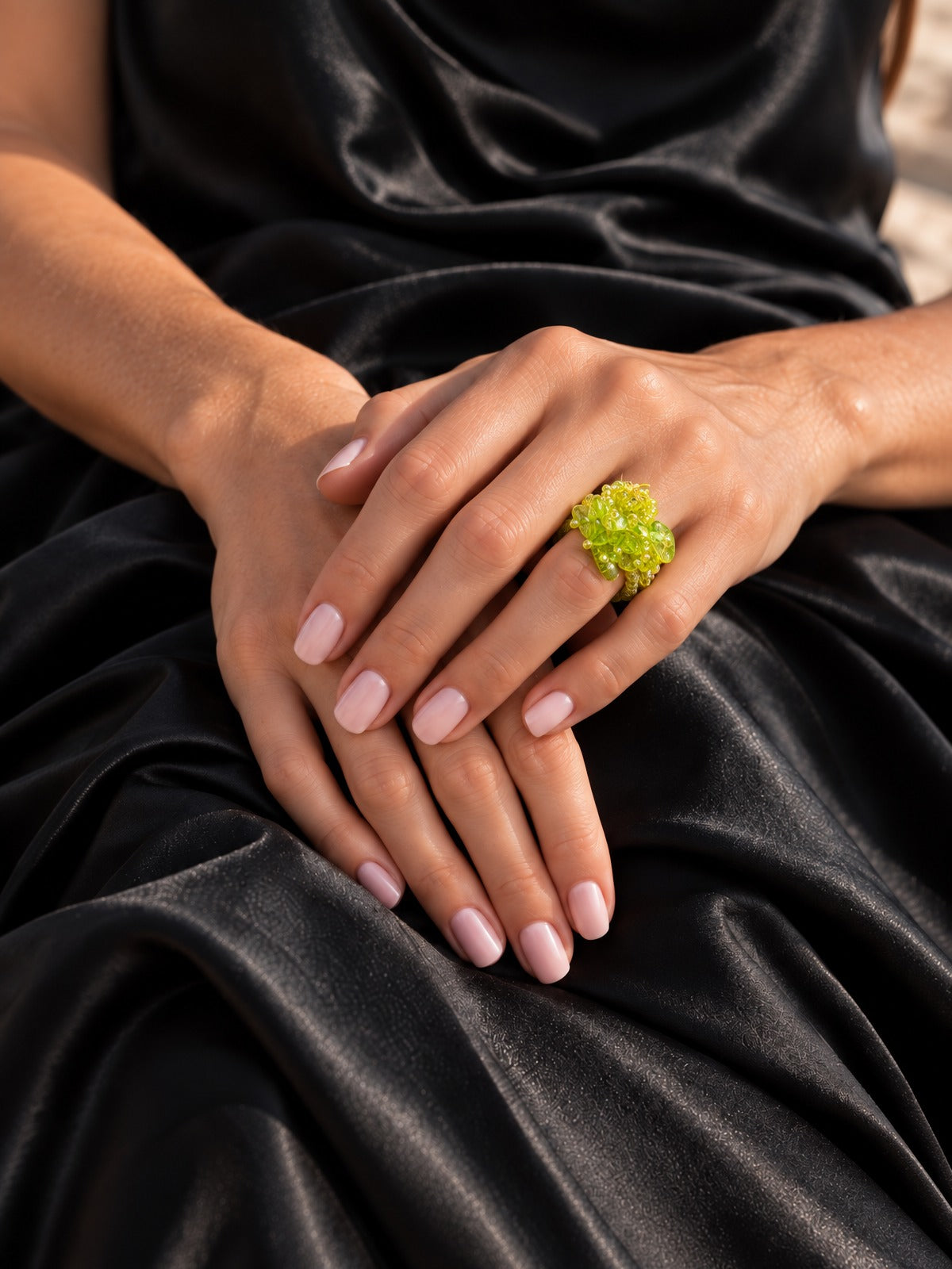 ⚜️ Stretch Cocktail Ring | Chartreuse Leaf & Petal Beads | Fits Most 💗 — photo 2